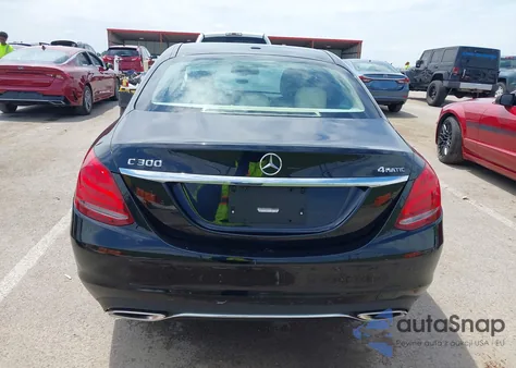 2015 Mercedes-Benz C 300 4Matic/Luxury 4Matic/Sport 4Matic из США, поврежденный, VIN 55SWF4KB5FU032806